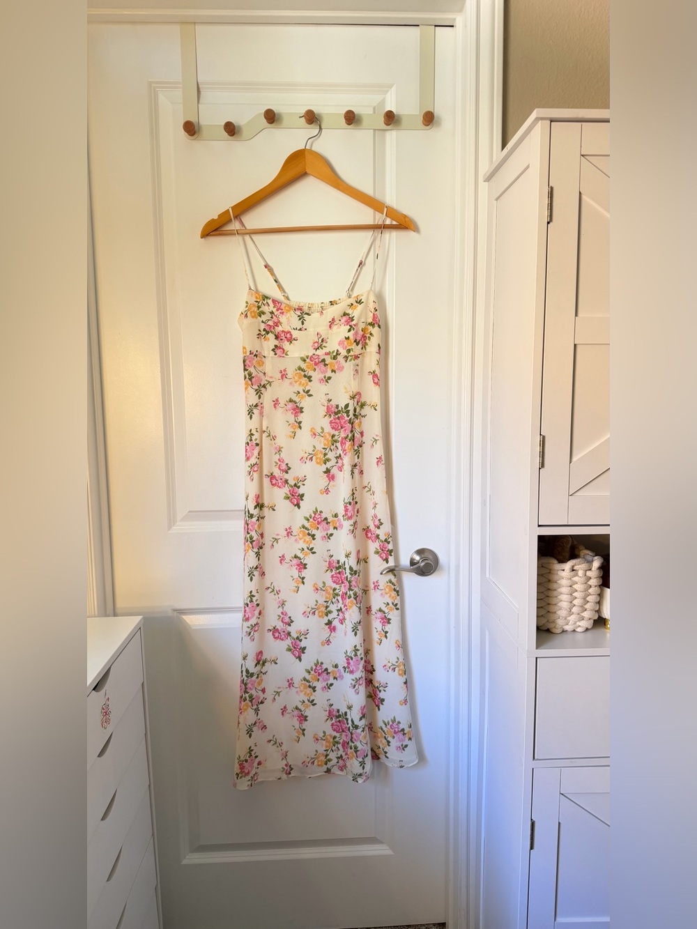 Reformation Milica Dress in Posy, NEW WITHOUT TAGS, NEVER WORN, NO FLAWS. - Picture 5 of 13